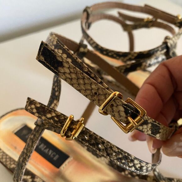 Le Lis Blanc Womens Sandals Flat Fashion Flip Flops Shoes Python print Size 39 - Picture 6 of 9